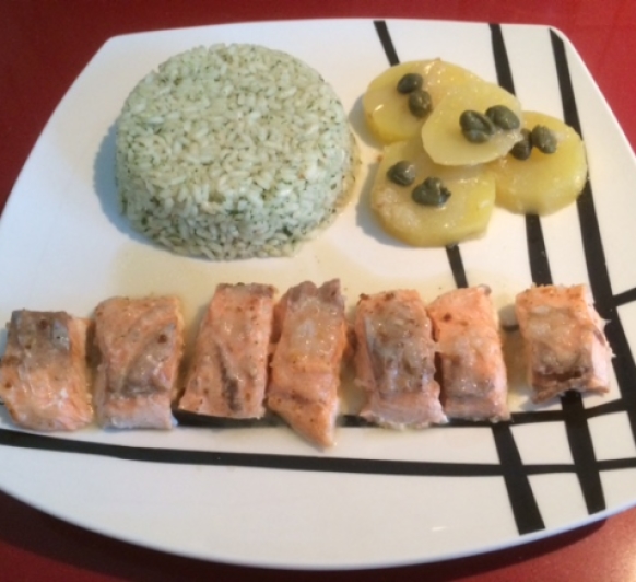 RAGÚ DE SALMÓN EN SALSA DE ALCAPARRAS