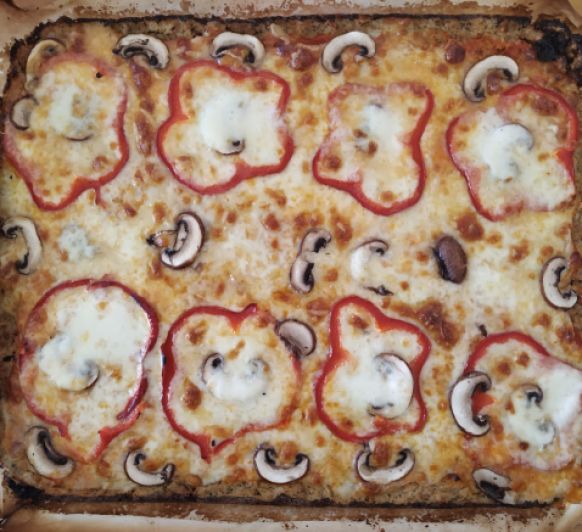 Pizza con base de coliflor, con Thermomix