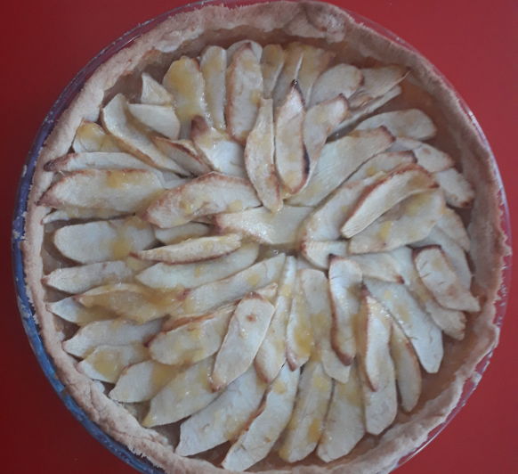 Tarta de manzana rellena