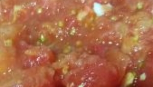 Ensalada de Tomate, atún, cebolla, oliva con Thermomix® 